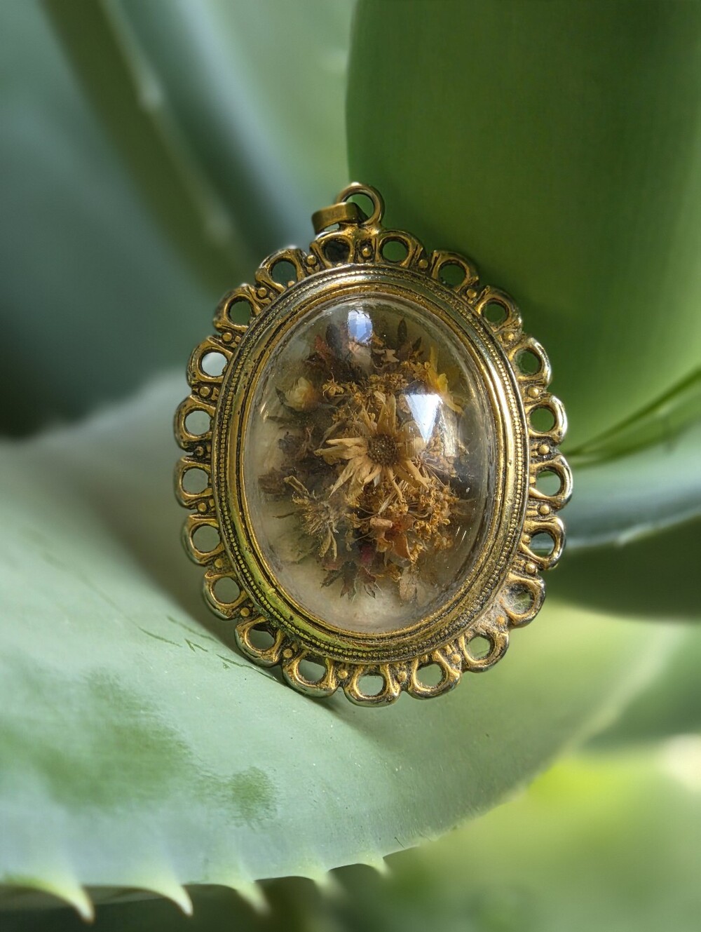 Vintage Dried Flower Cabochon Pendant